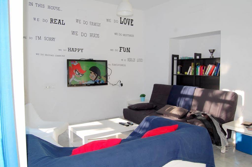The Spot Central Hostel Seville Exterior photo